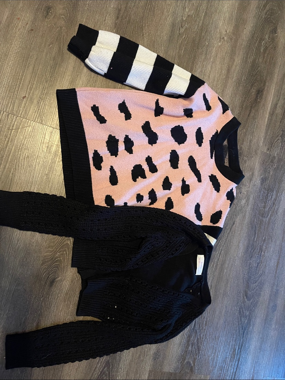 2 sweaters -